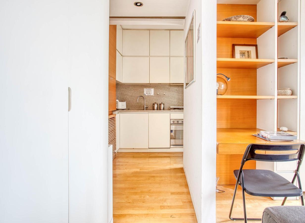 Joivy Vibrant Studio With Balcony Milano Eksteriør bilde